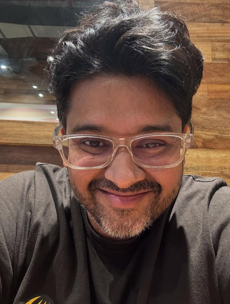 राइटिंग के आगे मैं हमेशा डायरेक्शन को ही चुनूंगा, मिलाप जावेरी ने खोले दिल के राज राइटिंग के आगे मैं हमेशा डायरेक्शन को ही चुनूंगा, मिलाप जावेरी ने खोले दिल के राज