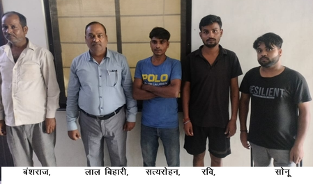 उत्तर प्रदेश फर्जी जन्म-मृत्यु प्रमाण पत्र बनाने वाले गिरोह का भंडाफोड़, ग्राम पंचायत अधिकारी समेत पांच आरोपी गिरफ्तार उत्तर प्रदेश फर्जी जन्म-मृत्यु प्रमाण पत्र बनाने वाले गिरोह का भंडाफोड़, ग्राम पंचायत अधिकारी समेत पांच आरोपी गिरफ्तार