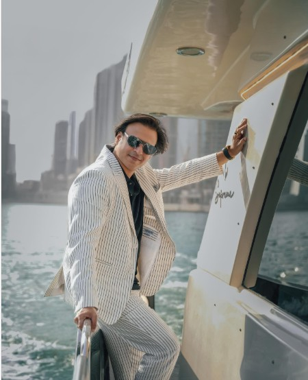 Vivek Oberoi to play Aurangzeb in Rishab Shetty's Chhatrapati Shivaji Maharaj, say reports Vivek Oberoi to play Aurangzeb in Rishab Shetty's Chhatrapati Shivaji Maharaj, say reports