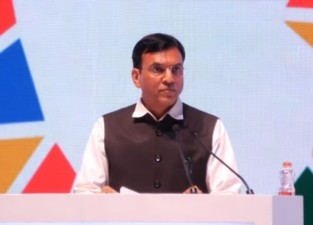 दिल, विचार और सम्मान से खेलें, डॉ. मनसुख मंडाविया ने किया चेस विश्व कप का उद्घाटन दिल, विचार और सम्मान से खेलें, डॉ. मनसुख मंडाविया ने किया चेस विश्व कप का उद्घाटन