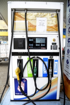 Kerala petroleum dealers decide not to supply fuel to govt vehicles on credit till dues cleared Kerala petroleum dealers decide not to supply fuel to govt vehicles on credit till dues cleared