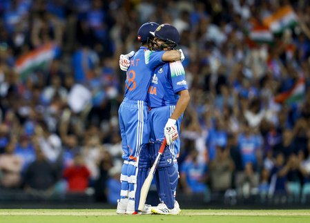 भारत बनाम ऑस्ट्रेलिया : 5 बल्लेबाज, जिनके नाम टी20 फॉर्मेट में सर्वाधिक छक्के