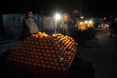 Pakistan: Karachi residents hold protest against 50-hour power outage