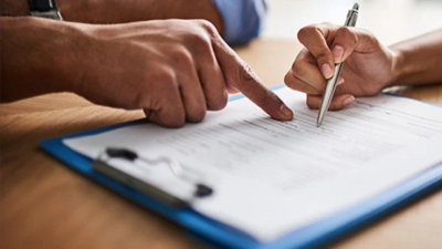 Corporate earnings impact of lower interest rates is muted Corporate earnings impact of lower interest rates is muted