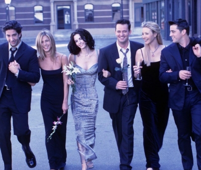  75th Emmys: Matthew Perry Honoured With Cover Of ‘friends’ Theme Song-TeluguStop.com