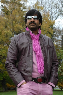 मास महाराजा रवि तेजा जाएंगे स्पेन, 25 दिनों तक होगी ‘आरटी76’ फिल्म की शूटिंग मास महाराजा रवि तेजा जाएंगे स्पेन, 25 दिनों तक होगी ‘आरटी76’ फिल्म की शूटिंग