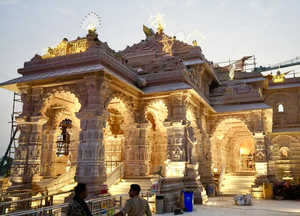 अयोध्या में राम मंदिर का निर्माण कार्य पूरा, ध्वज और कलश स्थापित अयोध्या में राम मंदिर का निर्माण कार्य पूरा, ध्वज और कलश स्थापित