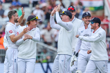 4th Test: Woakes double-strike leaves India in trouble after Stokes’ 141 guides England to 669