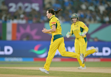 महिला विश्व कप  भारत के खिलाफ सिर्फ एक ही विकेट के साथ इतिहास रच देंगी मेगन शट्ट