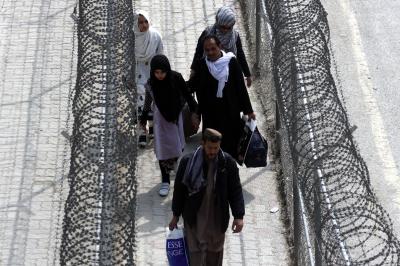 Ignoring humanitarian calls, Pakistan starts detaining Afghan migrants Ignoring humanitarian calls, Pakistan starts detaining Afghan migrants