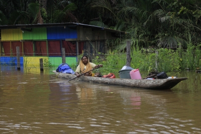 Death toll in floods, landslides in Indonesia rises to 10 (Lead) Death toll in floods, landslides in Indonesia rises to 10 (Lead)