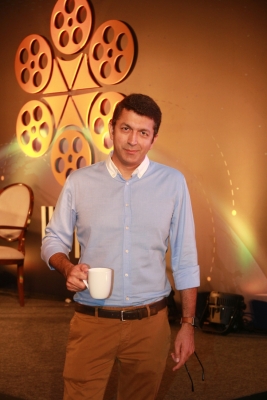 7.5 करोड़ रुपए की शर्त और बेस्ट डायरेक्टर का खिताब, कुणाल कोहली ने जीती हम तुम की जंग 7.5 करोड़ रुपए की शर्त और बेस्ट डायरेक्टर का खिताब, कुणाल कोहली ने जीती हम तुम की जंग